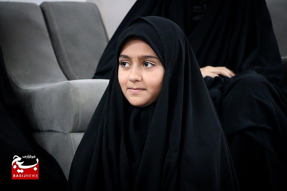 دیدار سردار سهندی فرمانده سپاه استان زنجان با خانواده شهدای حمله آمریکا