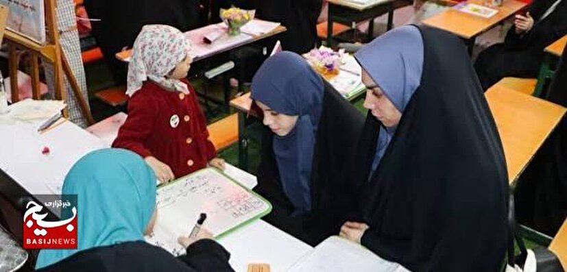 تدریس معلمان جهادی در اجتماعات مردمی شوشتر