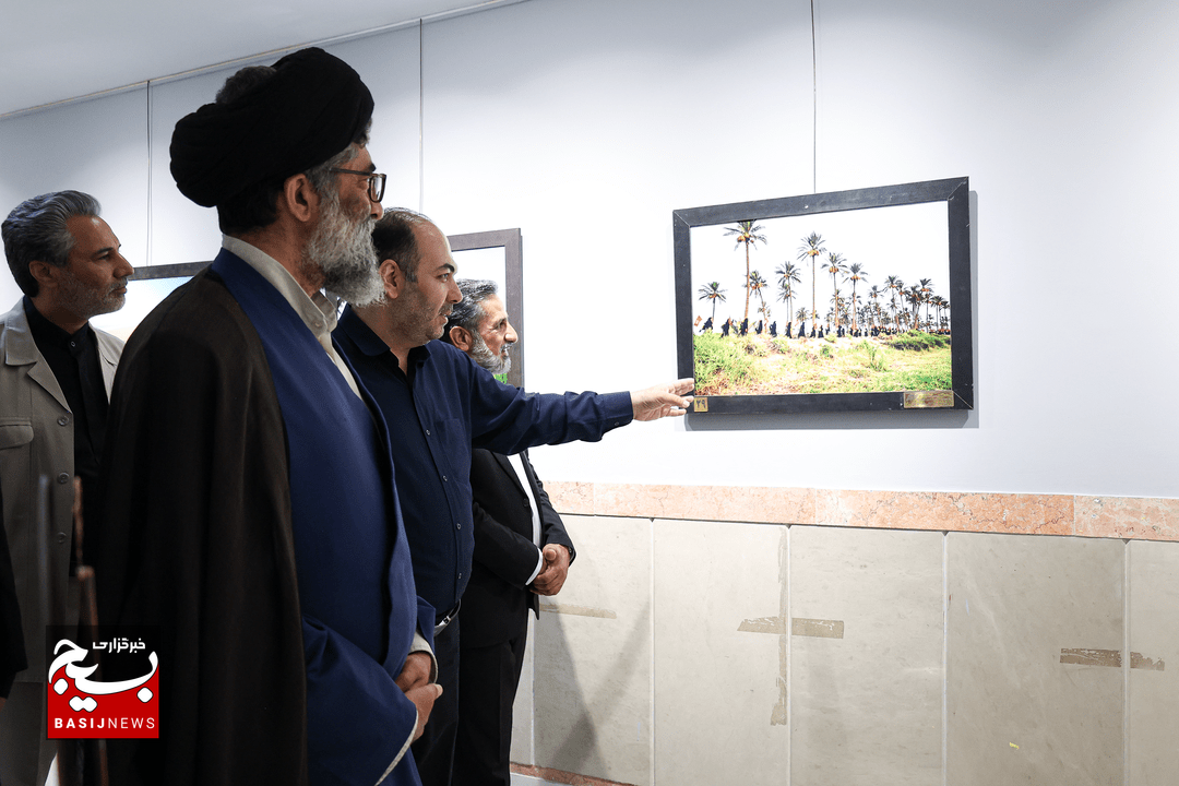 گشایش نمایشگاه عکسهای منتخب سوگواره بینالمللی مهر محرم در موزه رضوی گشایش نمایشگاه عکسهای منتخب سوگواره بینالمللی مهر محرم در موزه رضوی