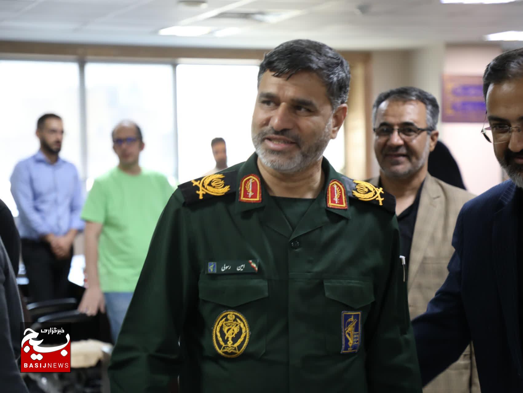 تجلیل سپاه از  خبرنگاران و خط‌شکنان جبهه تبیین