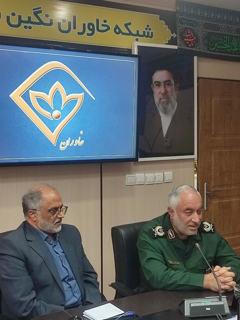 فعالان رسانه و نیروهای مسلح دو بال موازی یکدیگر برای مقابله با استکبار جهانی هستند