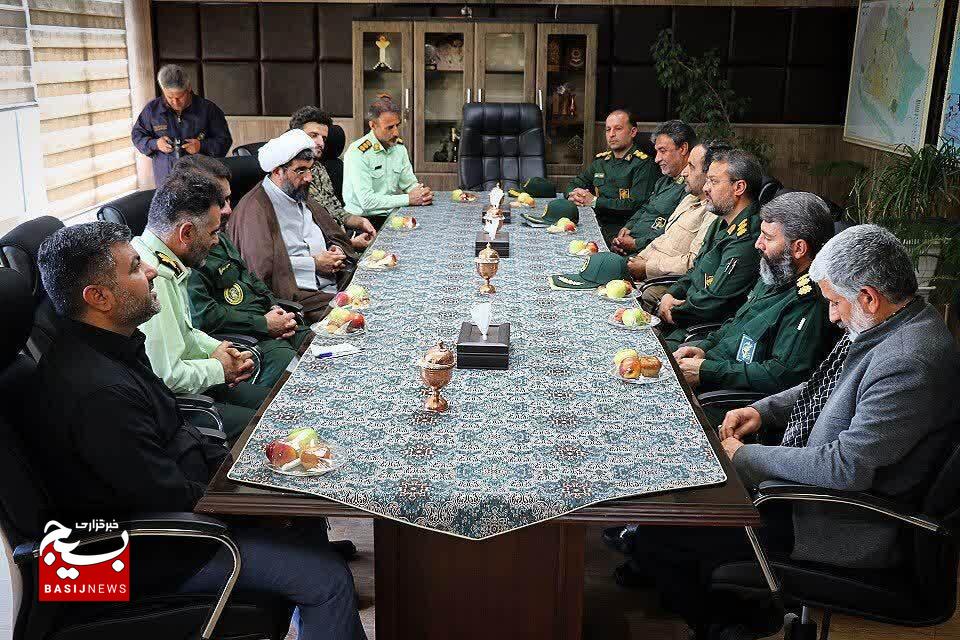 دیدار فرمانده سپاه استان با فرمانده  جدید نیروی انتظامی استان زنجان