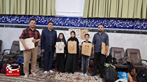   اهدای نقاشی چهره به زائرین پیاده رضوی در نیشابور 