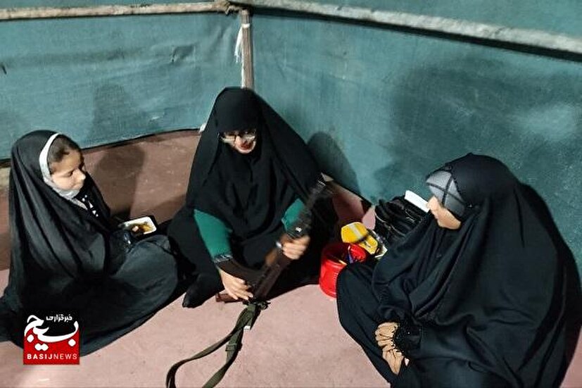 غرفه مهارتی بسیج، میزبان علاقه مندان شد