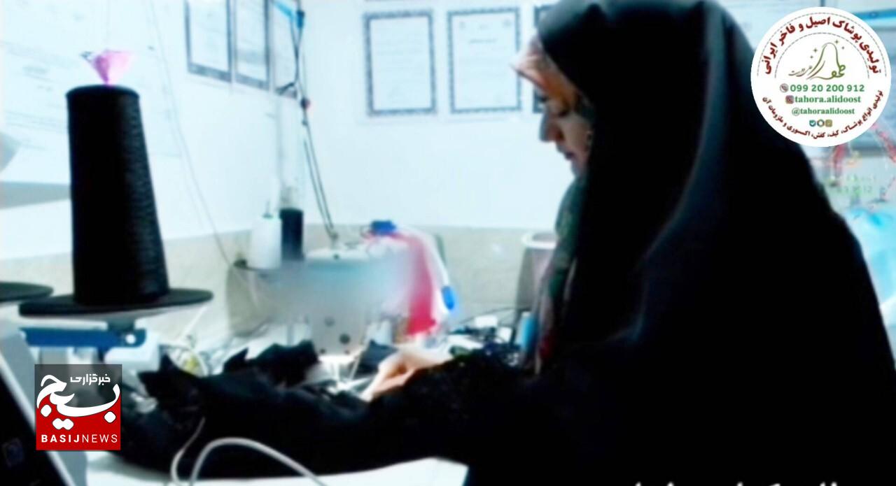 هنری که خرج دغدغه فرهنگی جامعه شد/ روایتی از بانوی طراح و تولیدکننده پوشاک فاخر ایرانی اسلامی در بیرجند
