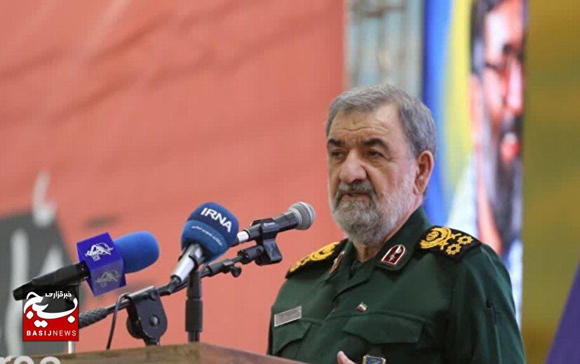 خوار کردن متجاوزان در گرو اقتدار ملی و حضور مردمی است