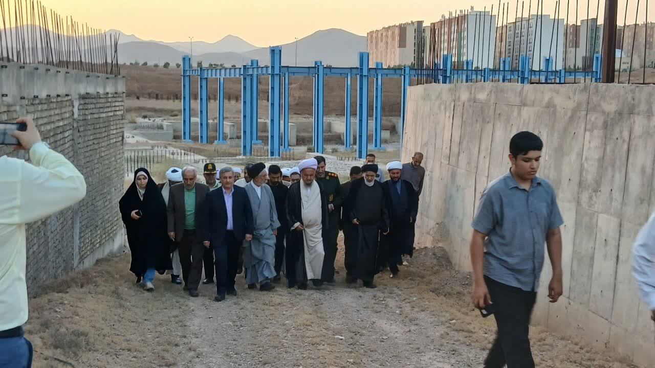 تضعیف وحدت ملی، محور اصلی توطئه‌های دشمن است