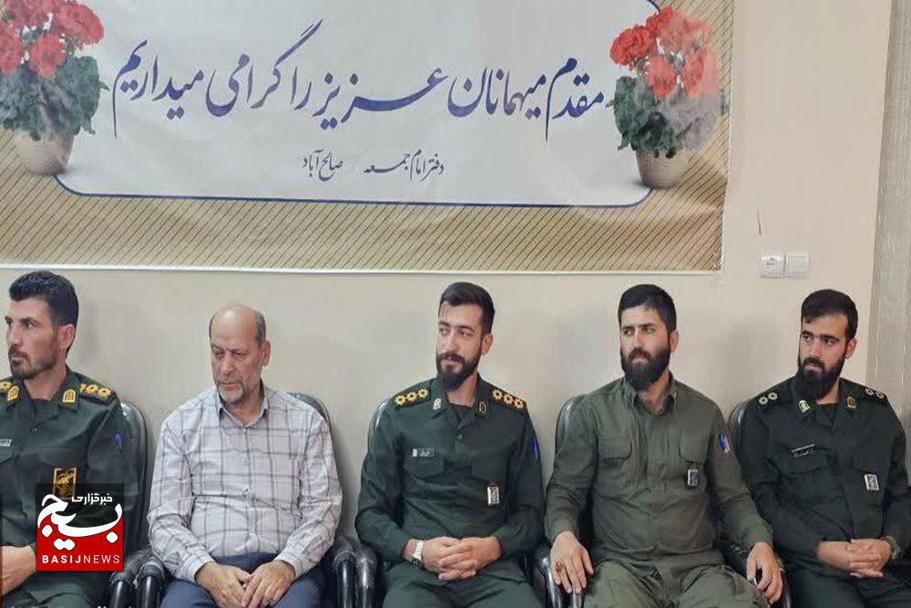 دیدار فرمانده حوزه مقاومت بسیج امام حسن مجتبی(ع) و فرمانده گردان بیت المقدس با امام جمعه صالحآباد+تصاویر دیدار فرمانده حوزه مقاومت بسیج امام حسن مجتبی(ع) و فرمانده گردان بیت المقدس با امام جمعه صالحآباد+تصاویر