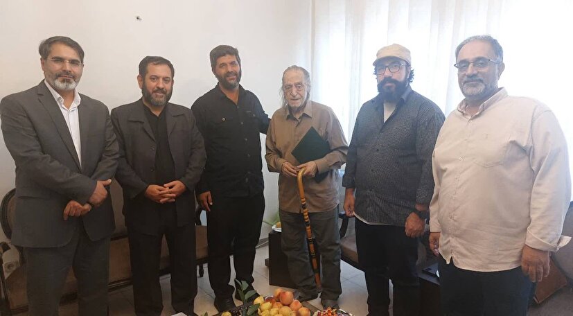 تجلیل رئیس بنیاد فرهنگی روایت فتح از یک عمر تلاش هنرمندانه هوشنگ توکلی / توکلی: جامعه و هنر امروز بیش از هر چیز به اخلاق نیازمند است