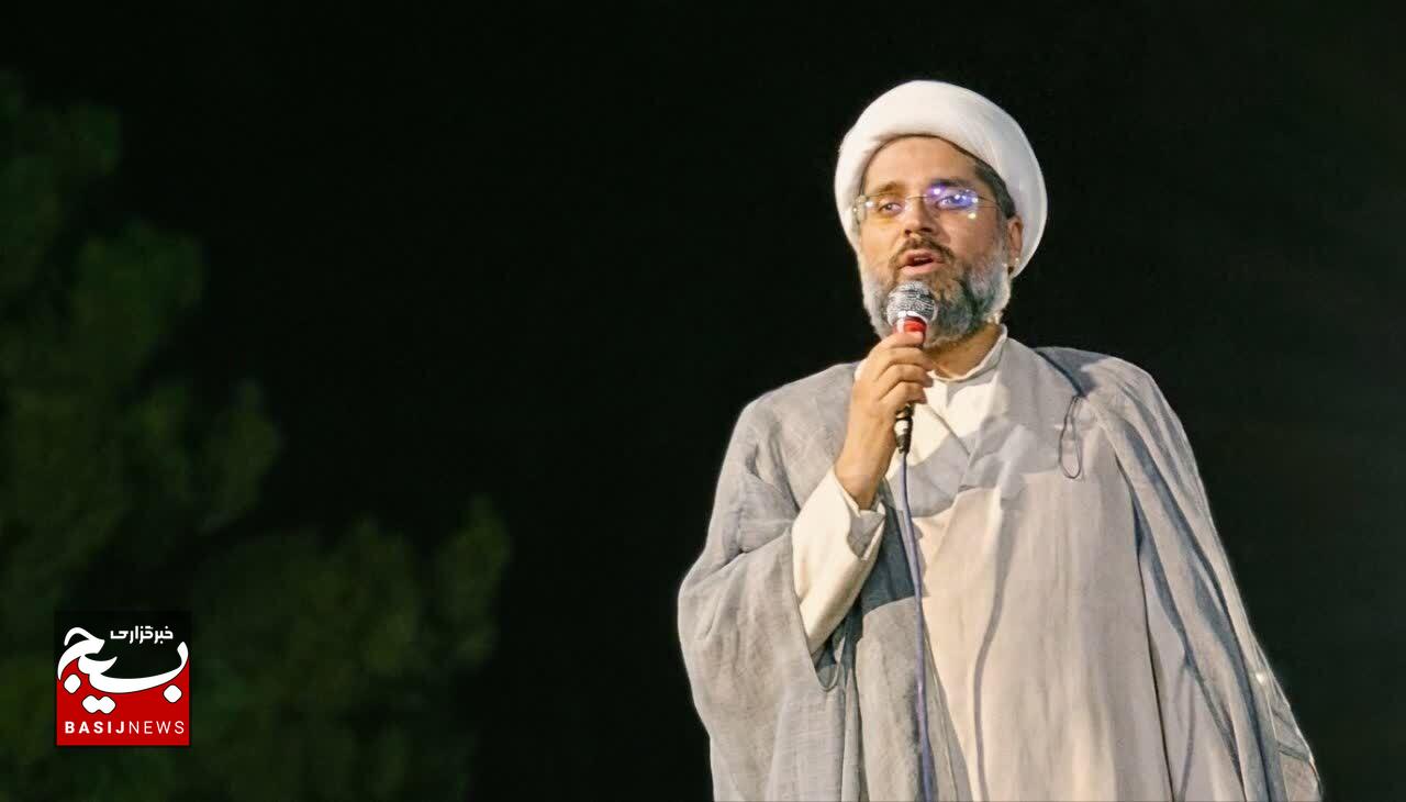 جامعه منتظر برای شناخت امام زمان باید اهل مطالعه باشد
