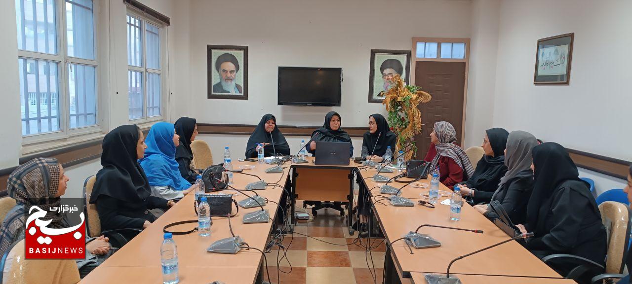 برگزاری نشست آسیب‌شناسی و هم‌اندیشی جشنواره استانی «خرم‌دخت» در لرستان