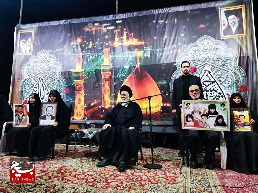 پیام عربی پدر سه شهید در اجتماع «خون‌خواهی تا ظهور»؛ ندای وحدت و مقاومت از مشهد