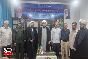 دیدار مسئول دفتر نمایندگی ولی‌فقیه در سپاه امام رضا(ع) شهرستان دشتی امام جمعه شهر کاکی به مناسبت پنجم مرداد، سالروز نخستین اقامه نماز جمعه انقلاب اسلامی