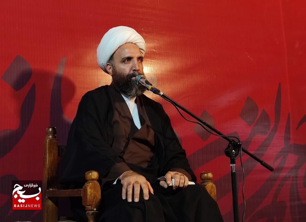 هدف قرار دادن‌ خاکریزهای اعتقادی برنامه دشمن در تسلط بر جوامع است