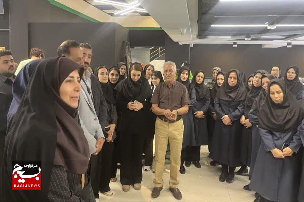 اشتغال بیش از ۵۰ بانوی سرپرست خانوار با ابتکار یک بانوی کارآفرین همدانی