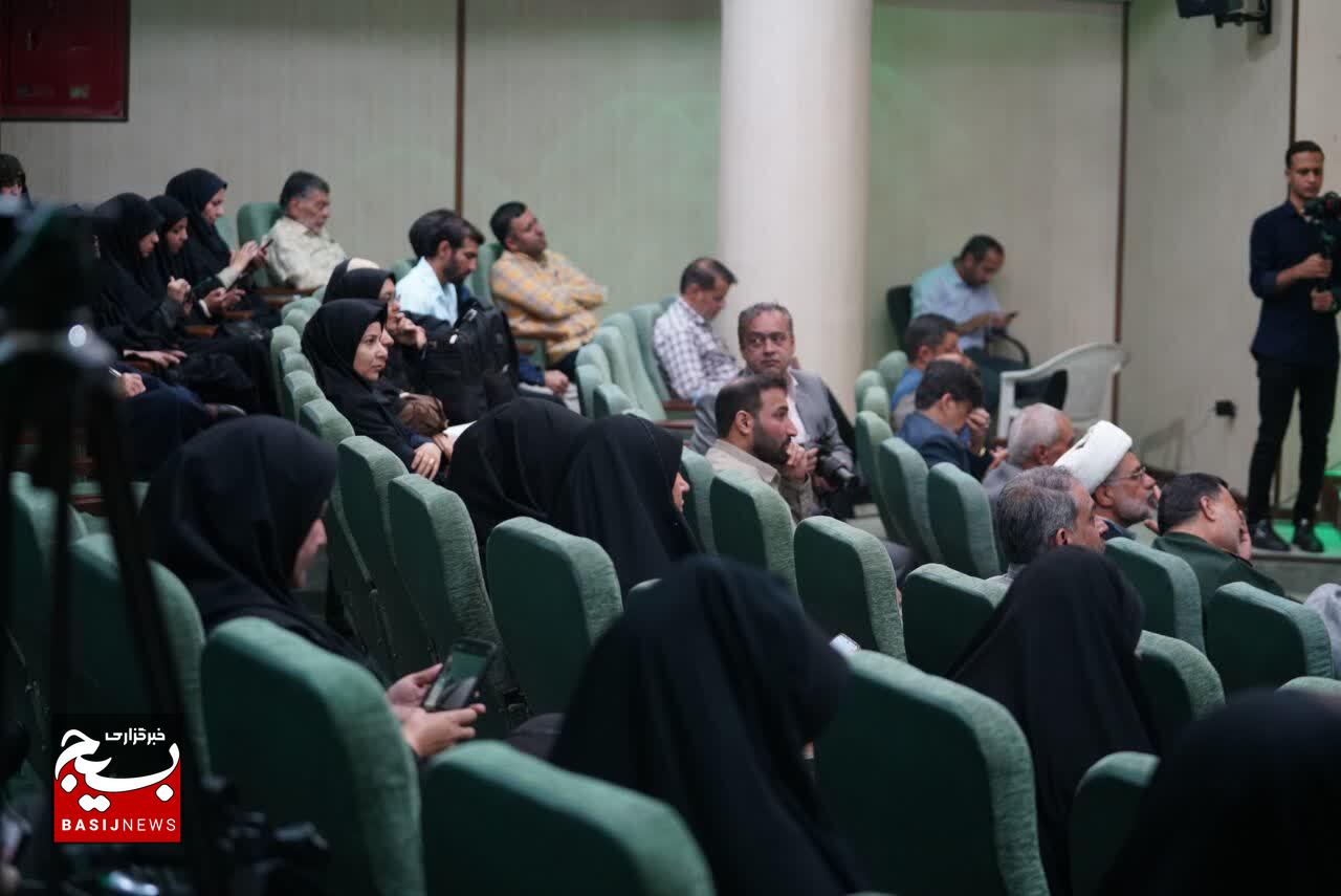 تجلیل از اصحاب رسانه استان کرمان با حضور سردار نظری
