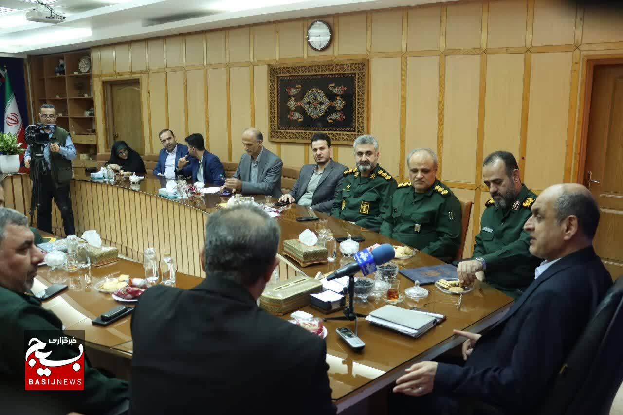 همدلی مسئولان مسیر حل مسائل استان را هموار میکند همدلی مسئولان مسیر حل مسائل استان را هموار میکند