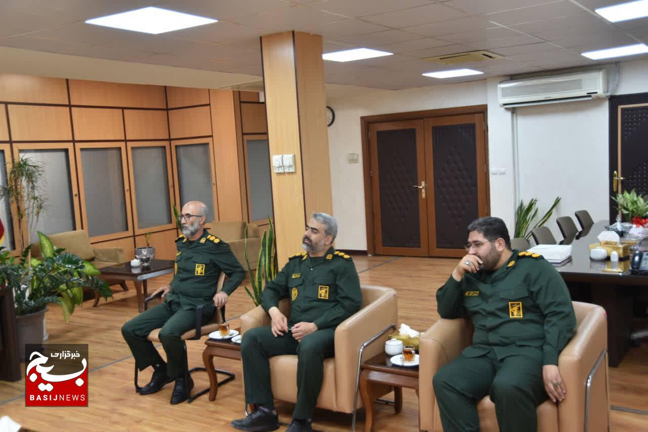دیدار فرمانده سپاه ناحیه امام حسین (ع) با فرماندار ویژه شهرستان کرج
