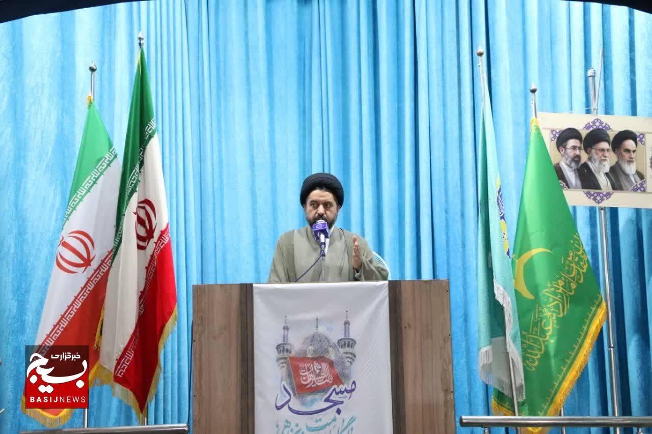 اتحاد مقدس پادزهر جنگ ترکیبی دشمن است/ پرهیز از دوگانه‌سازی تکلیف شرعی و ملی است/ لزوم هوشیاری در برابر جنگ روانی دشمن/ مطالبه‌گری امام جمعه محمدشهر، برای رفع مشکلات تحصیلی دانش‌آموزان