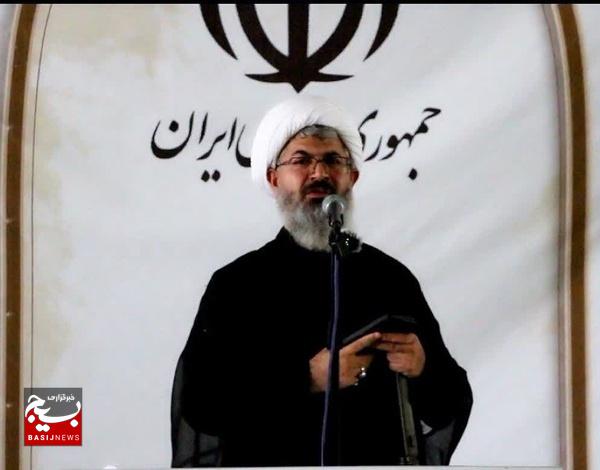وحدت و حضور مردم، سد محکم برابر توطئه‌های دشمنان