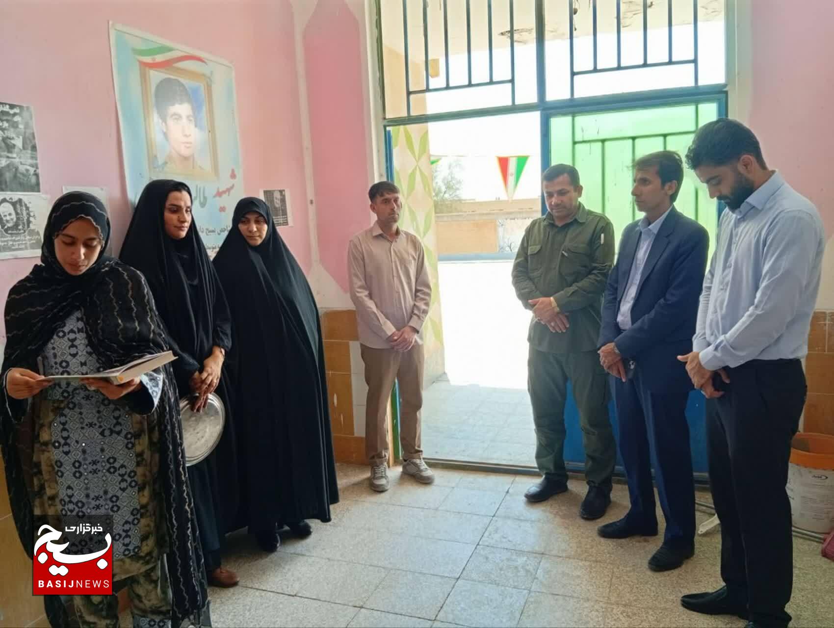 «رنگِ امید بر دیوار‌های مدرسه»؛ نقش‌آفرینی جهادگران دانش‌آموز جازموریان در طرح شهید عجمیان