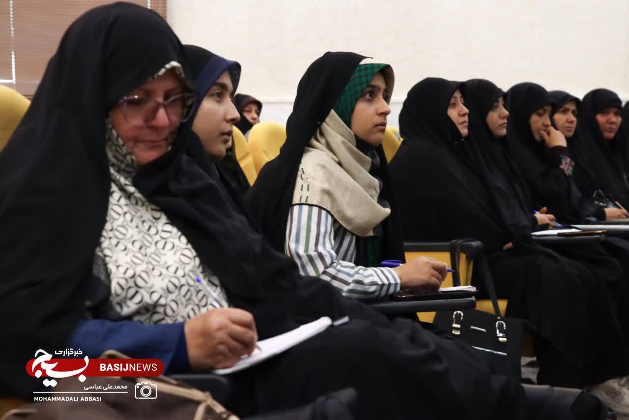 همایش زیست عفیفانه و سبک زندگی ایرانی ـ اسلامی در اراک برگزار شد
