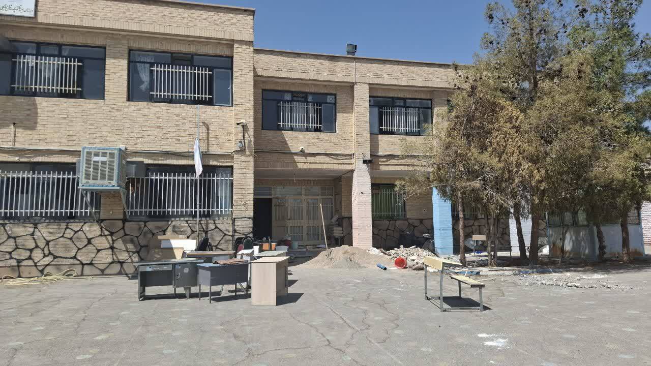 اجرای طرح جهادی «شهید عجمیان» در مدرسه میرزا کوچکخان سمنان اجرای طرح جهادی «شهید عجمیان» در مدرسه میرزا کوچکخان سمنان