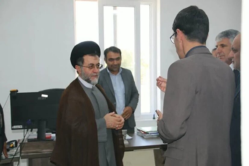 تأکید رئیس‌کل دادگستری فارس بر بهره‌گیری از ظرفیت صلح و سازش در مرحله اجرای احکام/ بازدید از دادگستری...