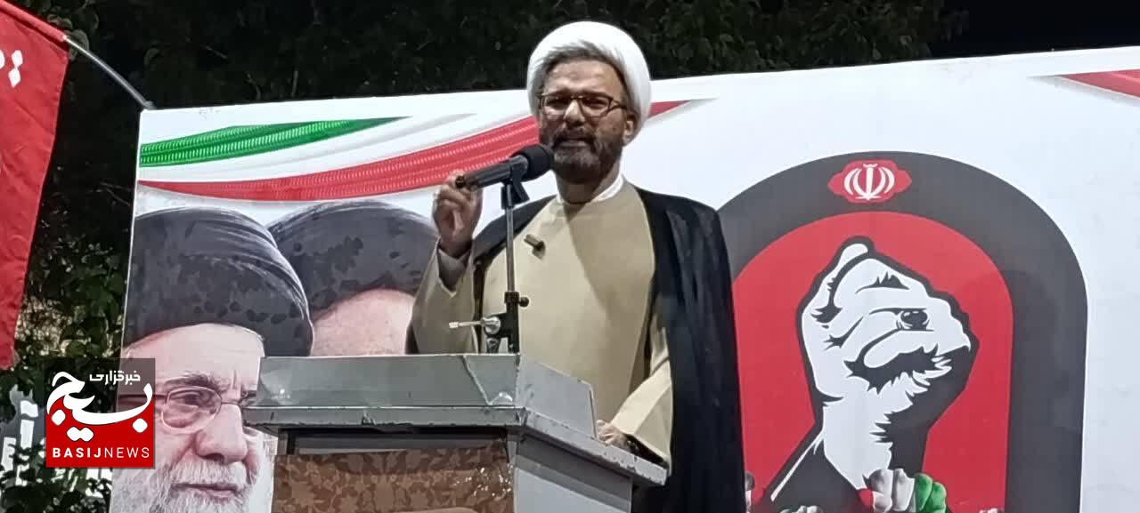 اعتماد به دشمن، عذاب و شکست می‌آورد