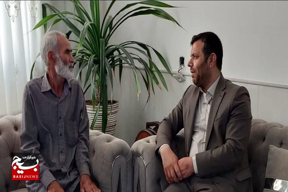 دیدار فرماندار کبودراهنگ با خانواده شهید والامقام احمد یادگاری در نخستین روز هفته دولت+تصاویر