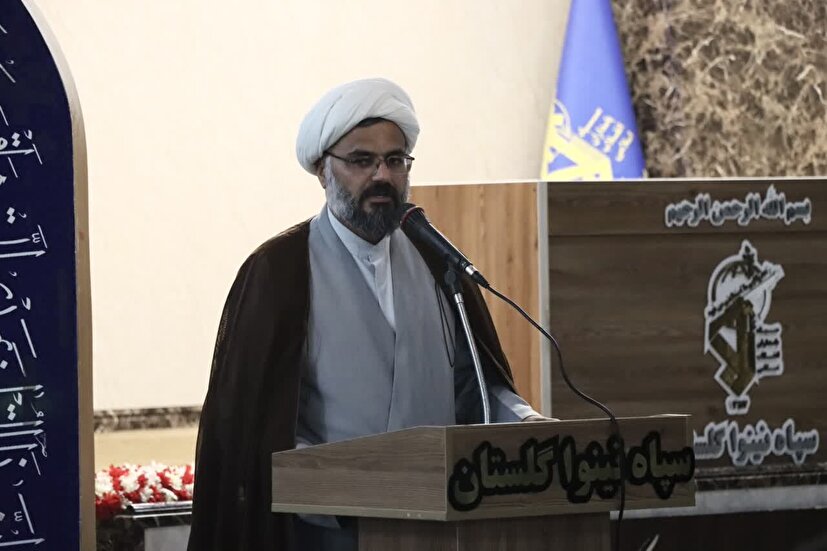 در محضر کتاب آسمانی بودن یک موهبت الهی است/حاملان قرآن کسانی اند که قرآن سرلوحه زندگی آنهاست