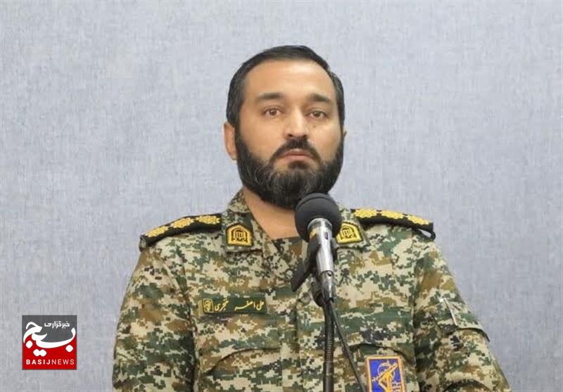 🔹🇮🇷سرهنگ پاسدار علی اصغر خنجری فرمانده سپاه نهبندان با صدور پیامی فرا رسیدن میلاد پیامبر اکرم (ص) و امام جعفر صادق (ع) و هفته وحدت را به مردم شریف شهرستان نهبندان اعم از شیعه و سنی تبریک گفت. 🔹🇮🇷سرهنگ پاسدار علی اصغر خنجری فرمانده سپاه نهبندان با صدور پیامی فرا رسیدن میلاد پیامبر اکرم (ص) و امام جعفر صادق (ع) و هفته وحدت را به مردم شریف شهرستان نهبندان اعم از شیعه و سنی تبریک گفت.