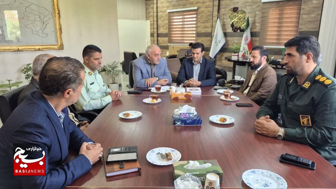 دیدار جمعی از مسئولان شهرستانی با فرماندار رزن به مناسبت هفته دولت+تصاویر