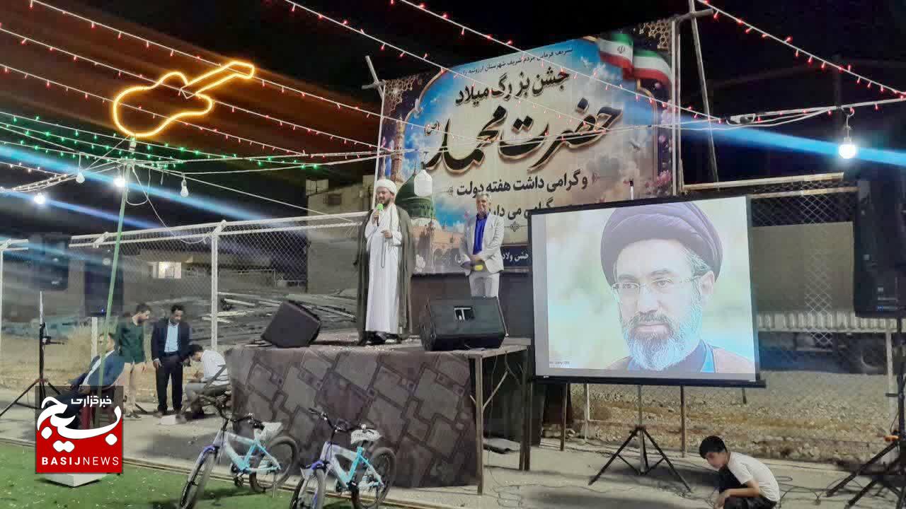 جشن میلاد پیامبر اکرم (ص) و امام صادق (ع) در ارزوئیه برگزار شد جشن میلاد پیامبر اکرم (ص) و امام صادق (ع) در ارزوئیه برگزار شد