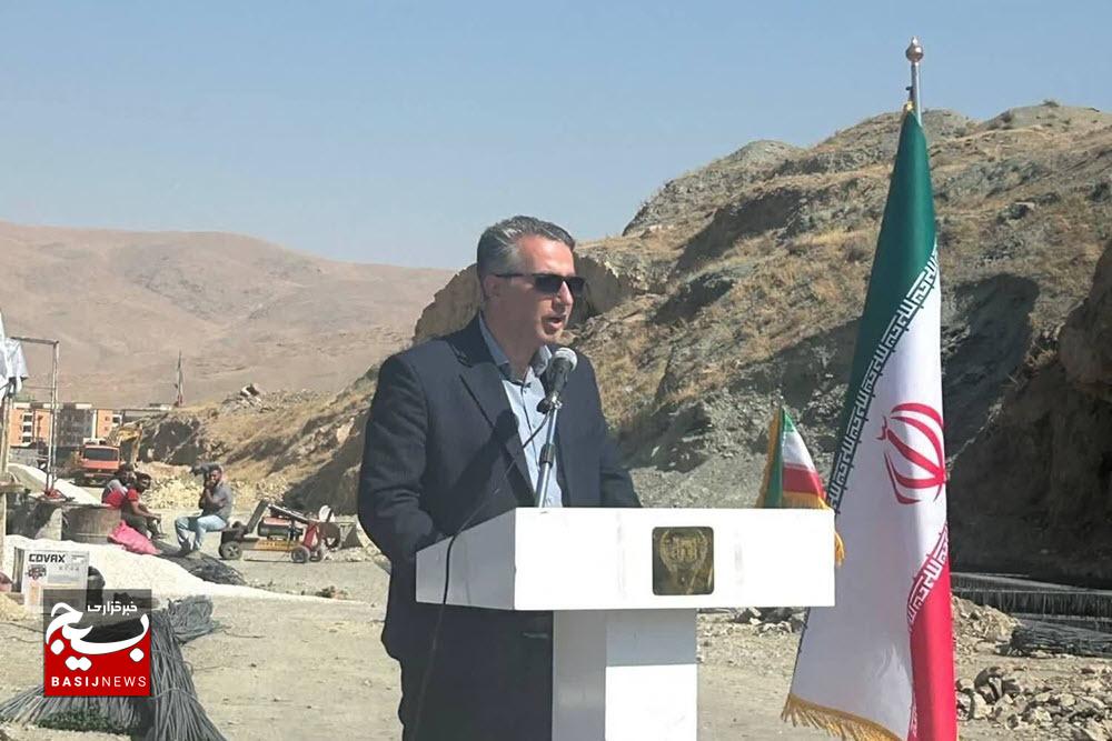 آغاز عملیات اجرایی ۹۱ واحد تجاری در نهاوند با ارزش ۴۰۰ میلیارد تومان