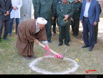 کلنگ فاز جدید درمانگاه صادقیه سپاه ناحیه بروجن بر زمین خورد
