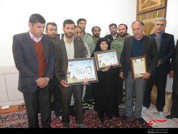 آئین آبروی محله، یادواره شهید شهید رستم صادقی در دهستان چم چنگ شهرستان سامان استان چهارمحال و بختیاری  برگزار شد.