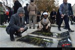 همزمان با ایام جشن سی و هشتمین بهار پیروزی انقلاب اسلامی، مراسم مهمانی لاله ها با غبارروبی، عطر افشانی و گلباران گلزار شهدای فارسان برگزار شد.