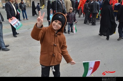 حضور کودکان در راهپیمایی 22 بهمن