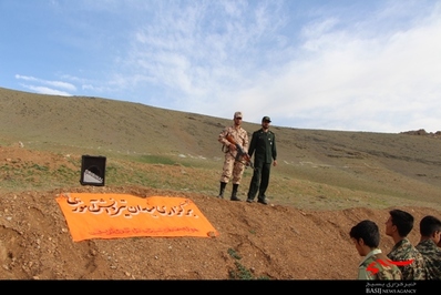 اردوی عملی آمادگی دفاعی و میدان تیر دانش آموزان در شهرستان بن/عکس: فاضل محمدی