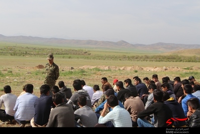 اردوی عملی آمادگی دفاعی و میدان تیر دانش آموزان در شهرستان بن/عکس: فاضل محمدی