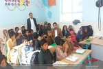 اهدای بسته های لوازم التحریر به دانش آموزان نیازمند آشاری در مهرستان