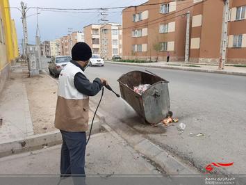 اقدام خودجوش بسیجیان نظرآبادی در ضدعفونی معابر در ایام عید+عکس
