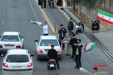 جشن پیروزی تیم ملی فوتبال در قم
عکس از عادل مدیری