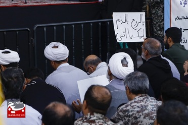تجمع اعتراضی به جنایات رژیم خونخوار صهیونیستی در حرم بانوی کرامت
عکس از سیدمحمدمهدی قدس علوی