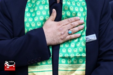 برافراشته شدن پرچم عزا بر فراز گنبد بانوی کرامت عکس از سیدمحمدمهدی قدس علوی