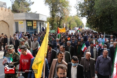 طنین مرگ بر استکبار جهانی در بام ایران