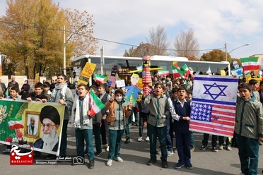 طنین مرگ بر استکبار جهانی در بام ایران