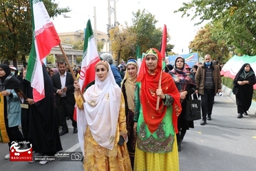 طنین مرگ بر استکبار جهانی در بام ایران