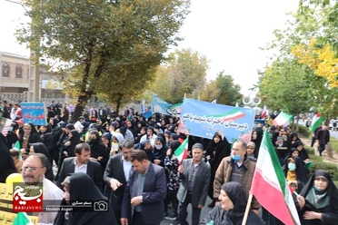 طنین مرگ بر استکبار جهانی در بام ایران